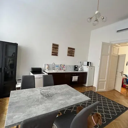 Love, Peace & Easy Living Apartment *